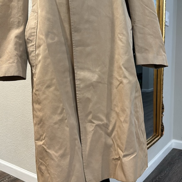 Authentic Burberry trench coat - Picture 4 of 16